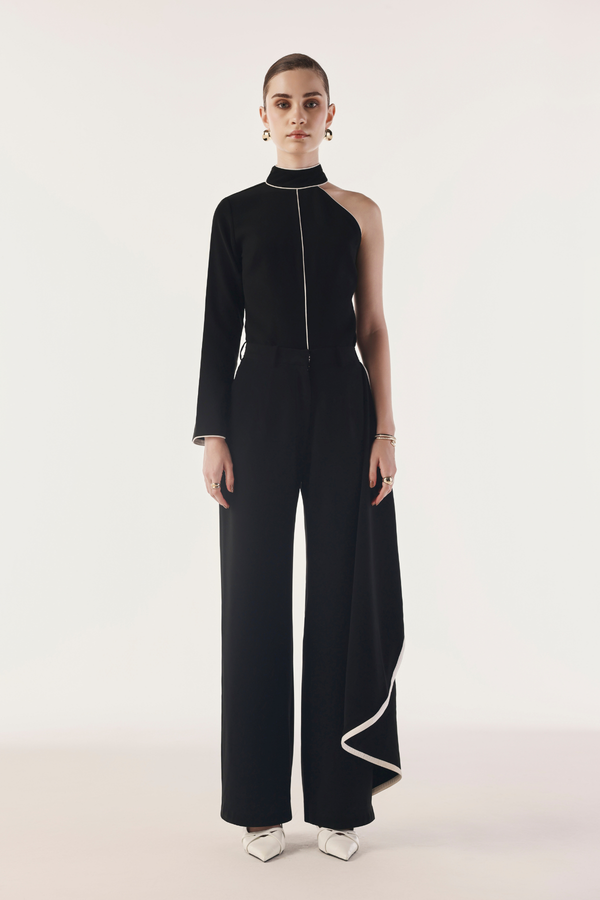 Asymmetric Architectural Tailored Set