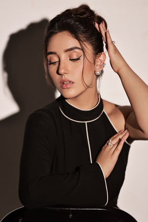Asymmetric Architectural Tailored Set