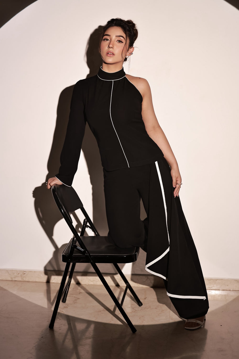 Asymmetric Architectural Tailored Set
