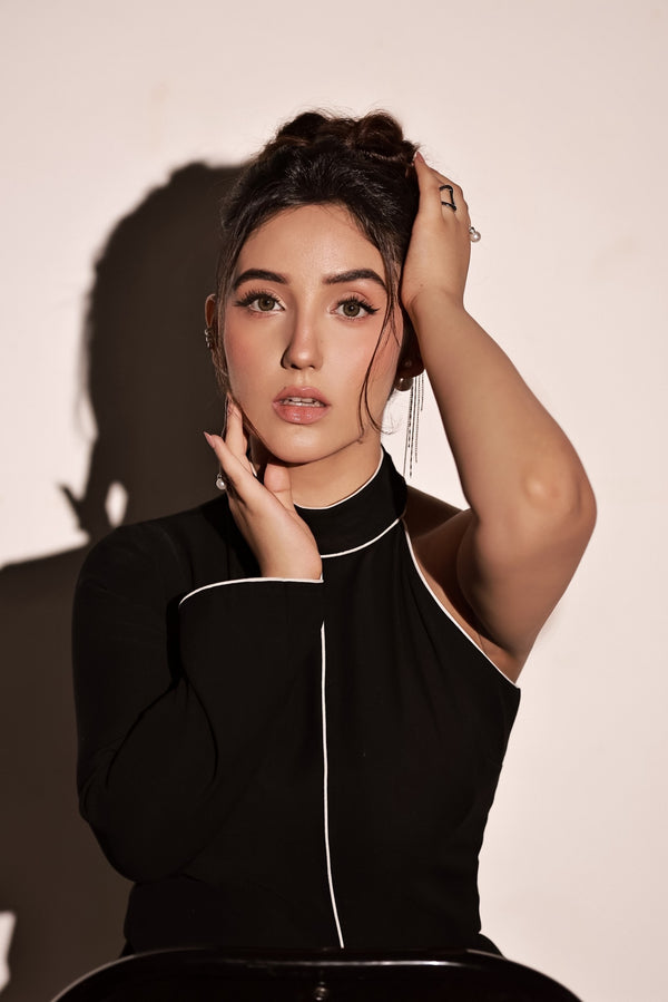 Asymmetric Architectural Tailored Set