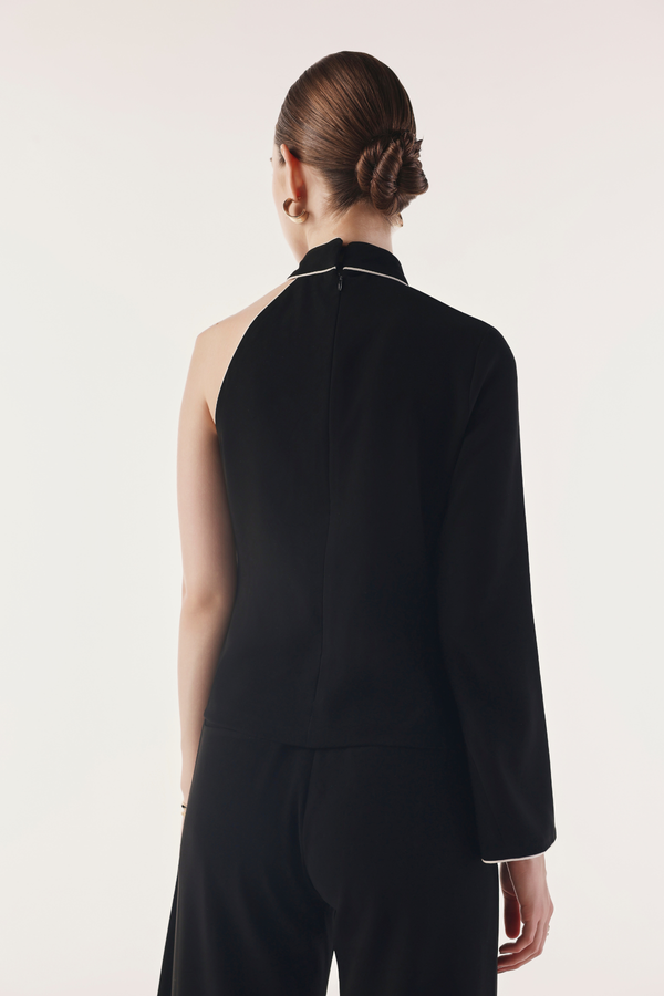 Asymmetric Architectural Tailored Set