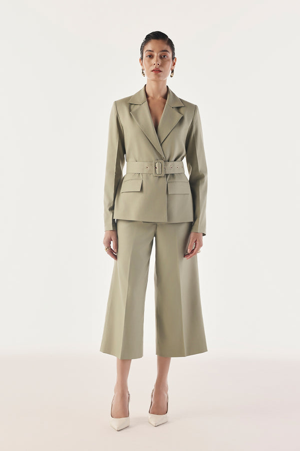 Tailored Summer Set